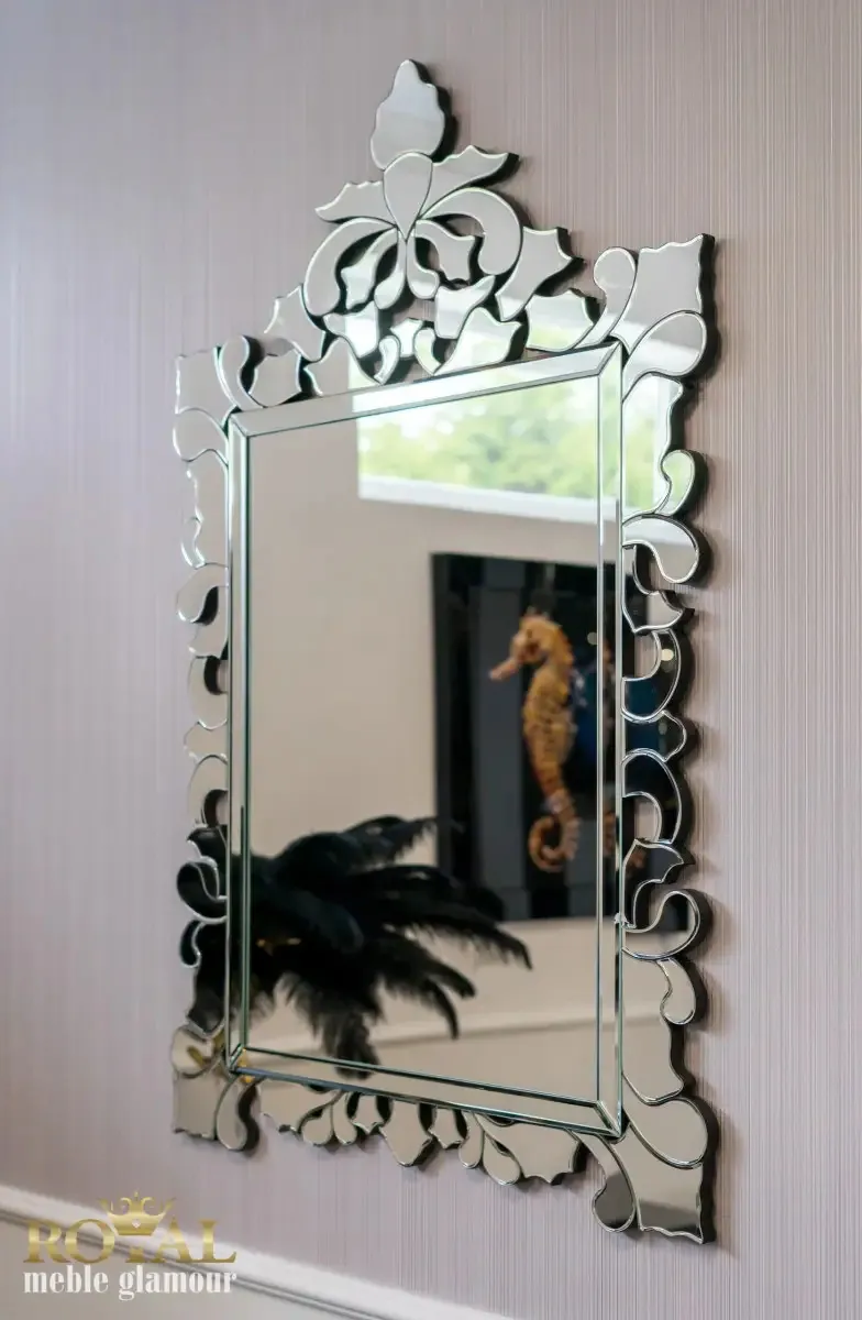 lustro w stylu glamour
